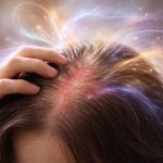 découvrez la signification spirituelle des démangeaisons du cuir chevelu et explorez comment elles reflètent vos émotions profondes et votre bien-être intérieur.